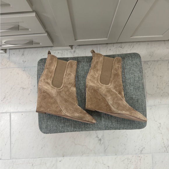 VERONICA BEARD Pointed Toe Wedge Iluska Bootie  Latte Suede 7 RETAIL $550 - Picture 15 of 15
